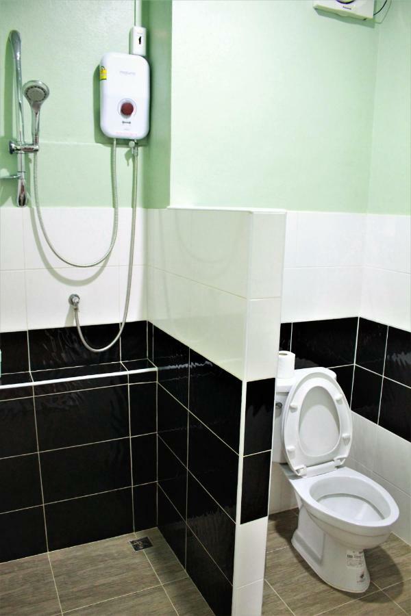 Sook Hostel (Adults Only) Чиангмай Экстерьер фото